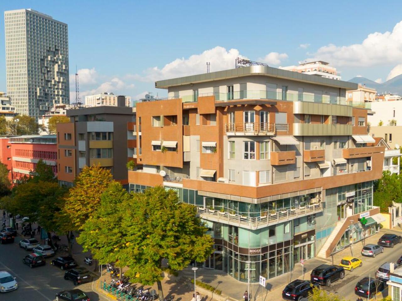 Ndërtesë Multifunksionale (PERGOLA) 5 kate + 2 kate nëntokë_Rruga Asim Zeneli