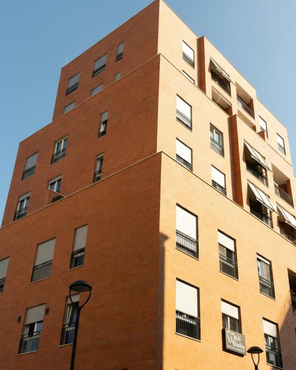 Ndërtesë Banimi dhe Shërbimi deri në 9 kate + 3 kate nëntokë _ Rruga Islam Alla